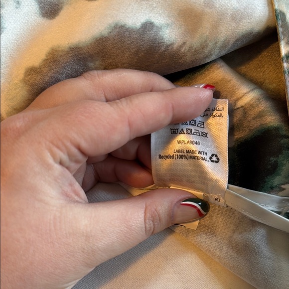 Elegant Tie-Dye Robe - Picture 7 of 9